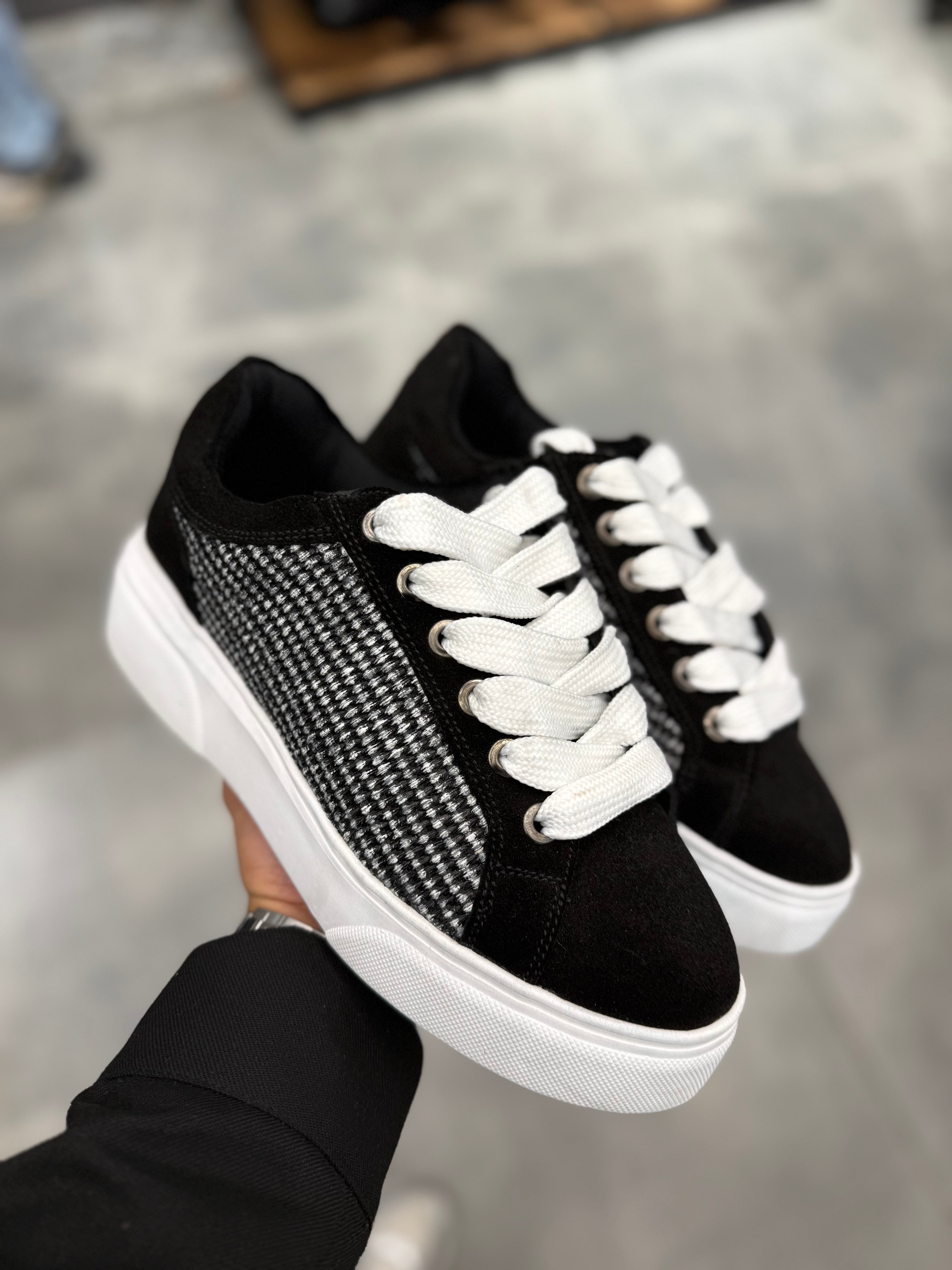 Stripped Scorp Sneaker/5444