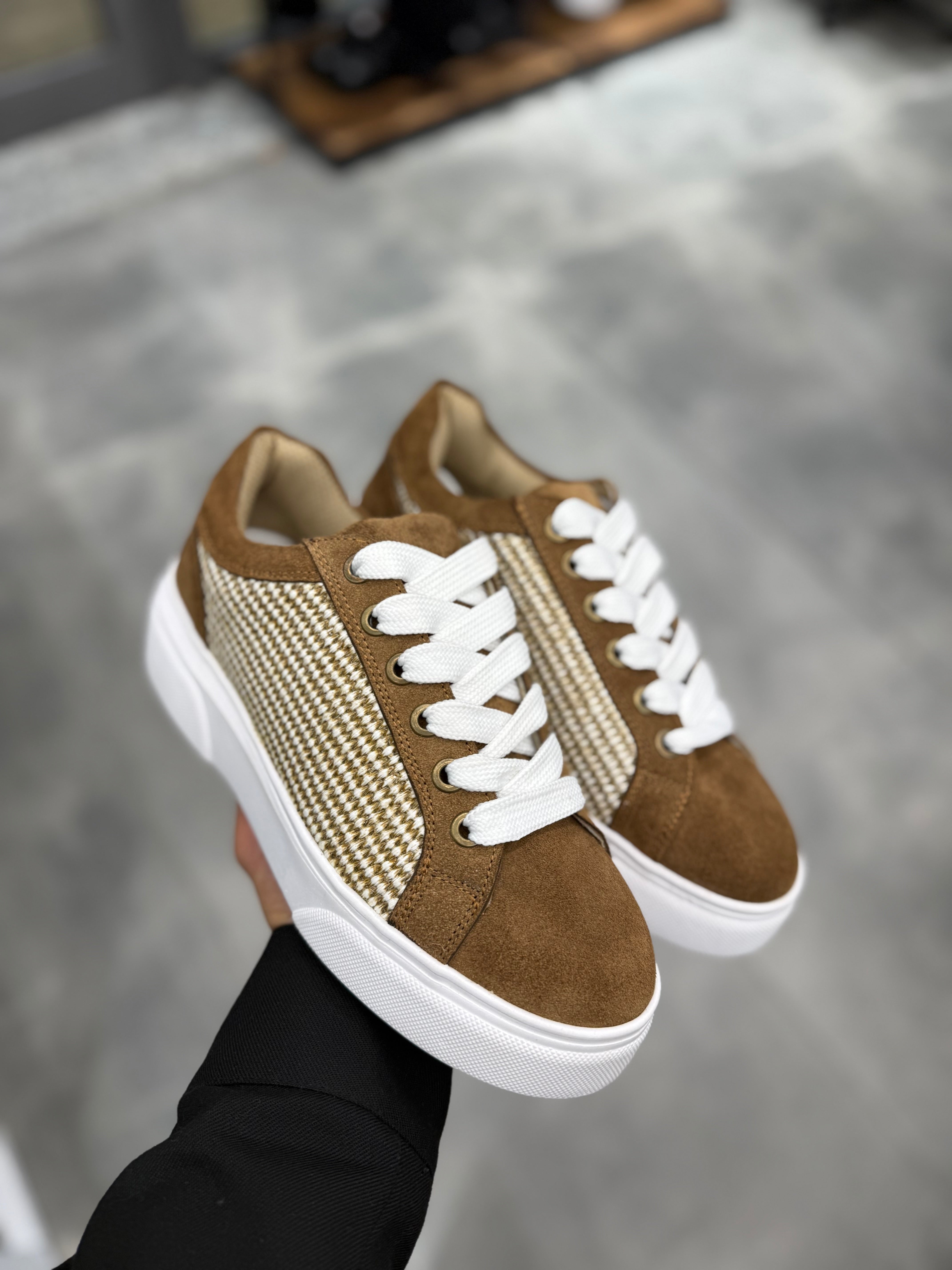 Stripped Scorp Sneaker/5444