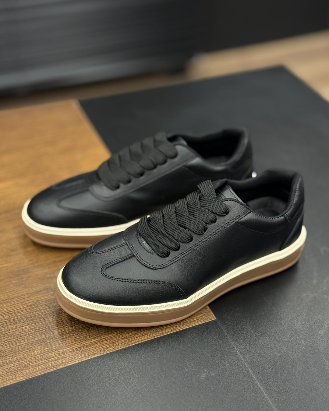 Basic Leather Sneaker/5452