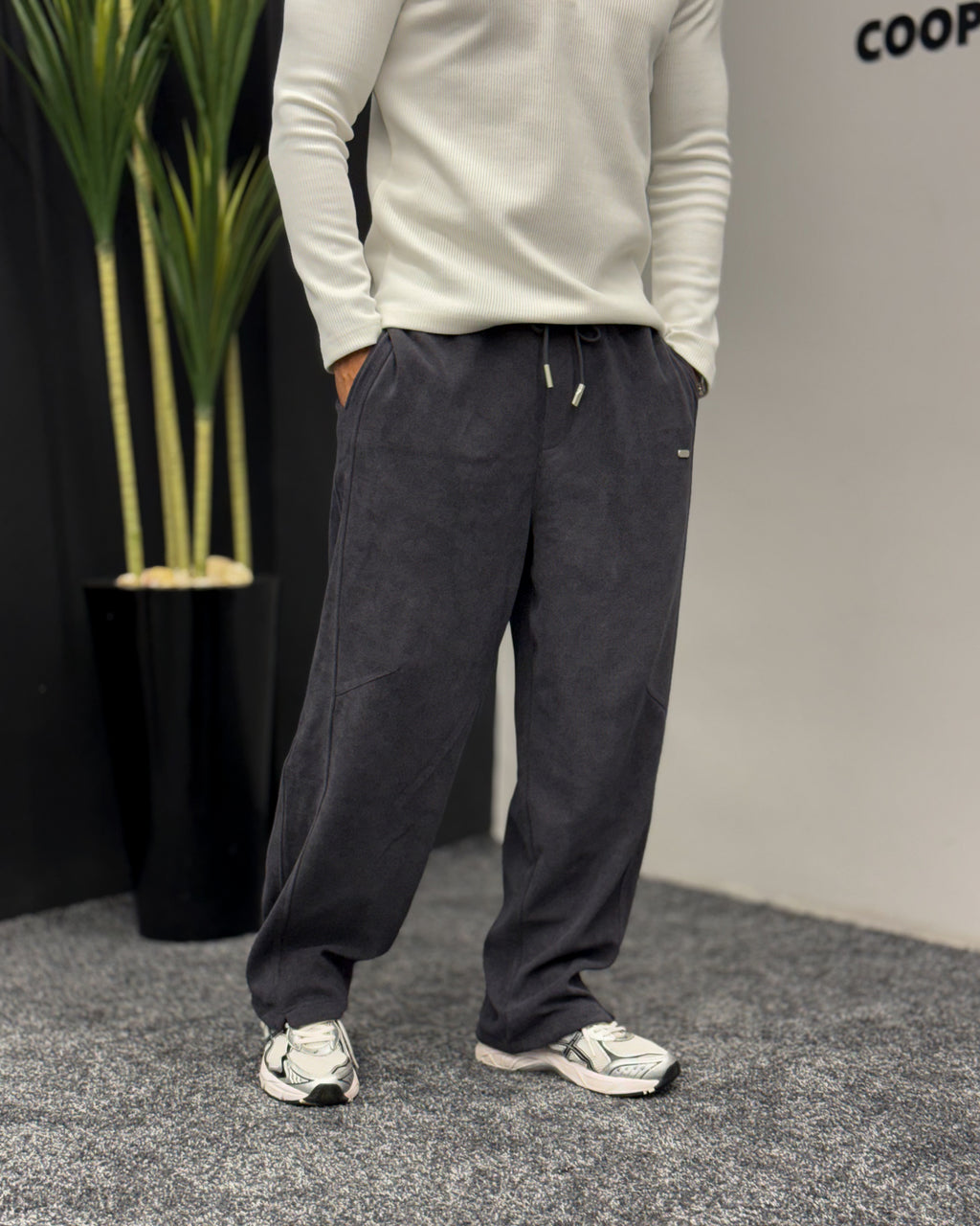 Essential sweatpants 3261
