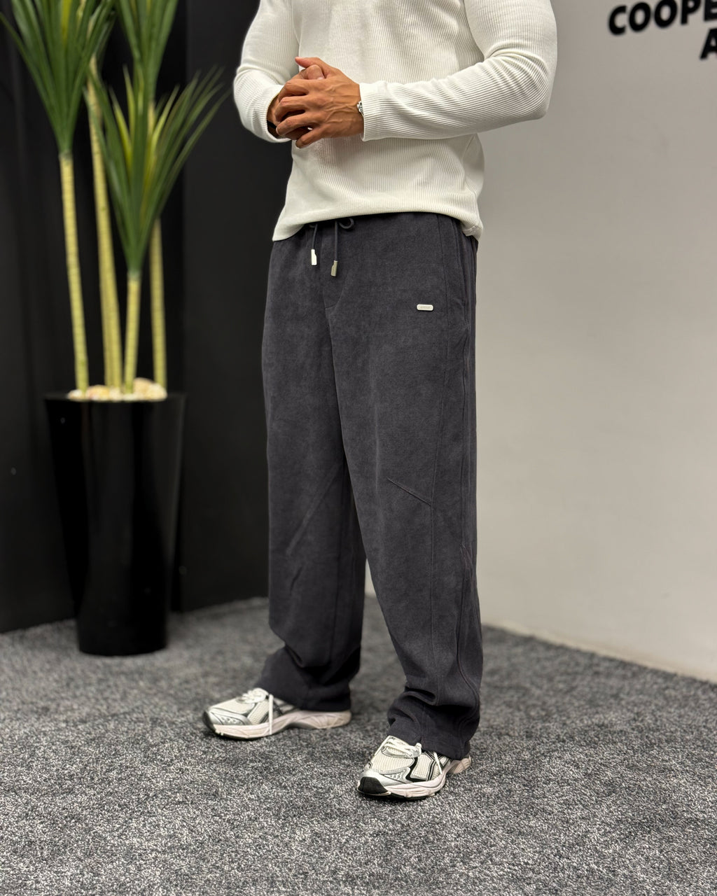 Essential sweatpants 3261