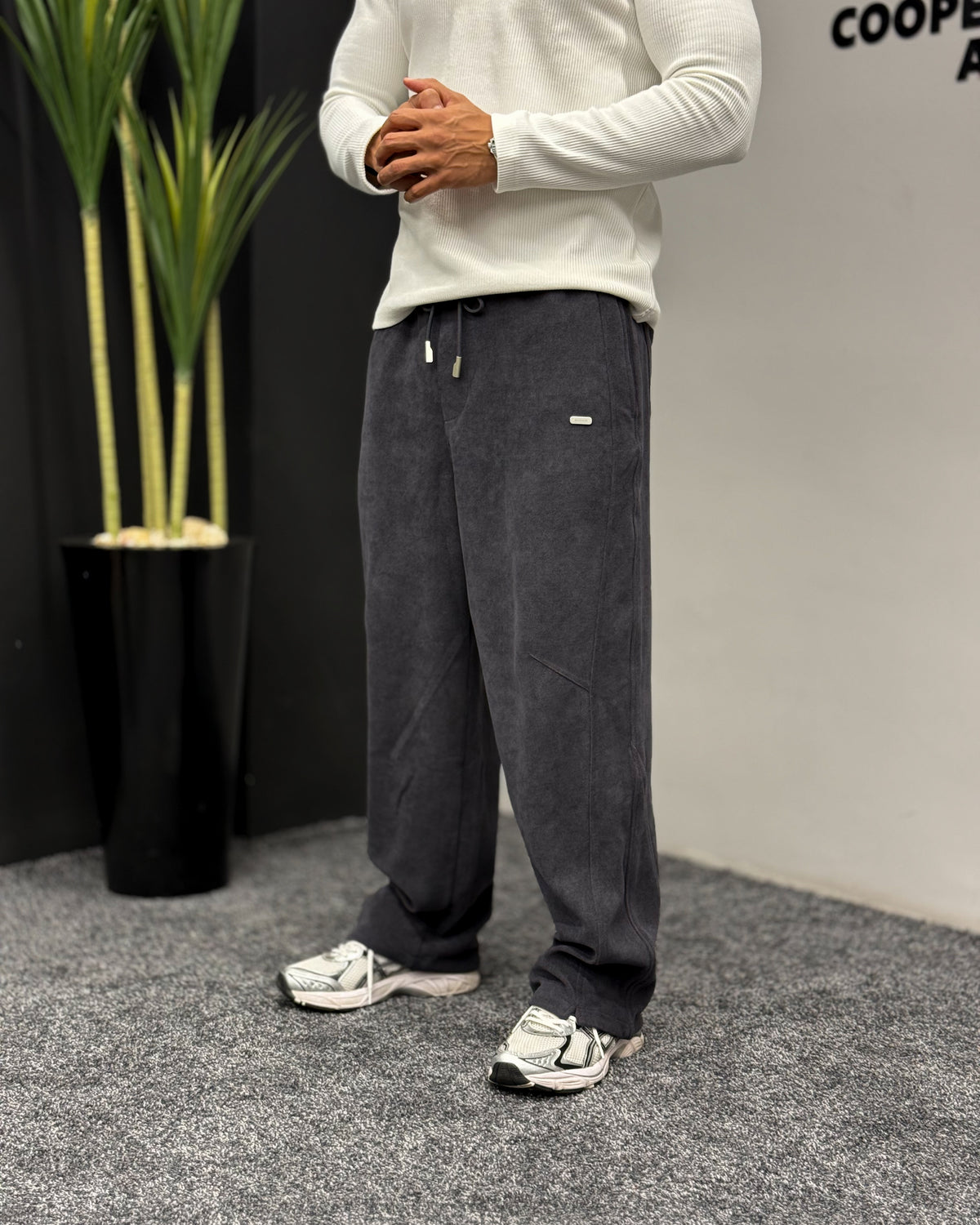 Essential sweatpants 3261